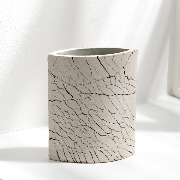 Keramik Vase von Gundula Sommerer, oval, Plattentechnik mit weißer Glasur, Ansicht Front | haptik.de