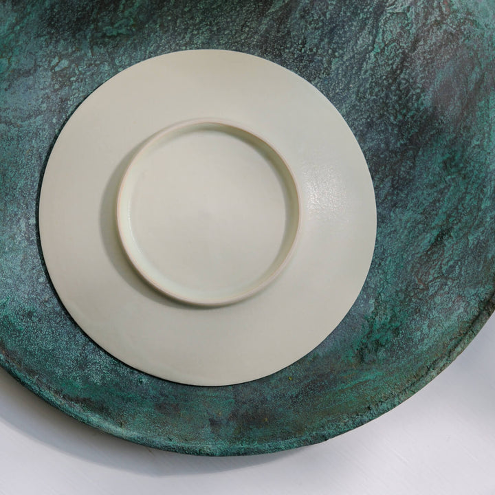 Hiromi Suzuki, Teller Ø 15 cm, japanische Keramik aus Mashiko, graugrün mit Blüten (HS04)