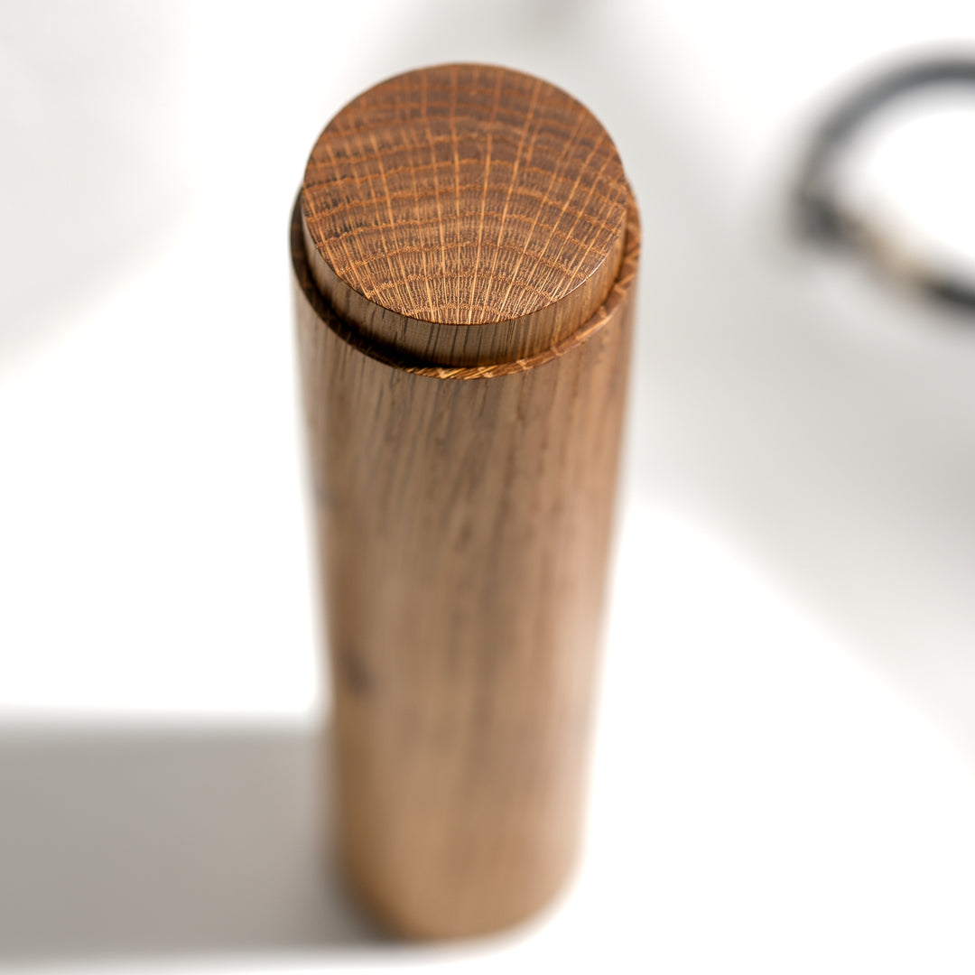 Horst Kontak, Holzdose, Eiche | handgedrechselt, (HK01)