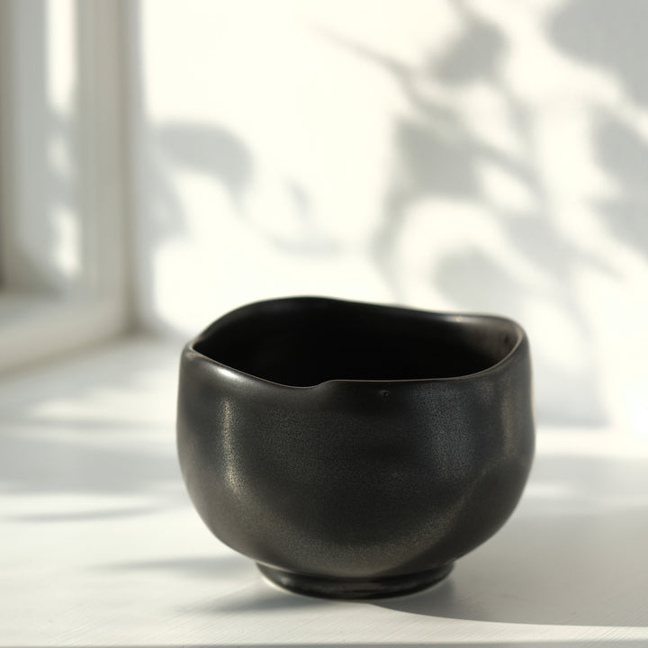 Karin Bablok, Matcha Schale, Porzellan, schwarz (KB02)