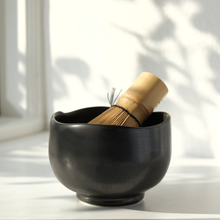 Karin Bablok, Matcha Schale, Porzellan, schwarz (KB02)