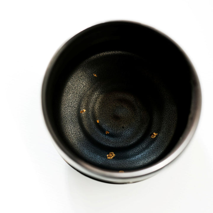 Karin Bablok, Matcha Schale, Porzellan, schwarz mit Gold (KB03)