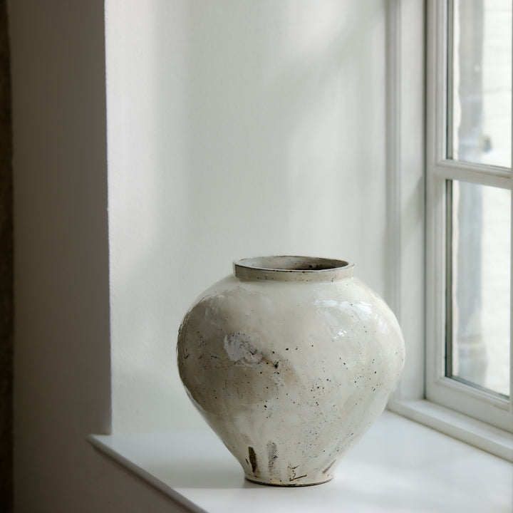 Marco Minetti, Buncheong vase, Korean-style, white | feldspar glaze (MM01)
