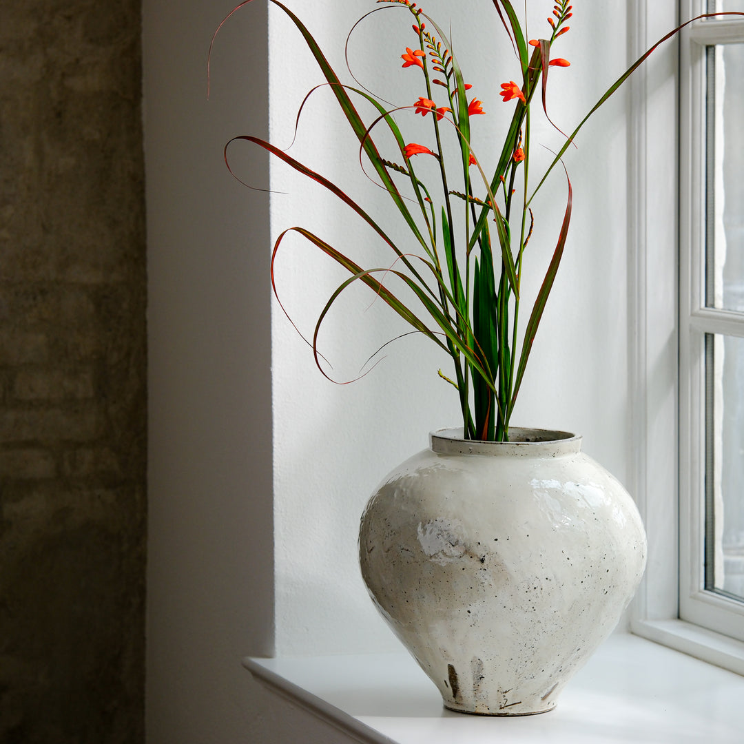 Marco Minetti, Buncheong vase, Korean-style, white | feldspar glaze (MM01)