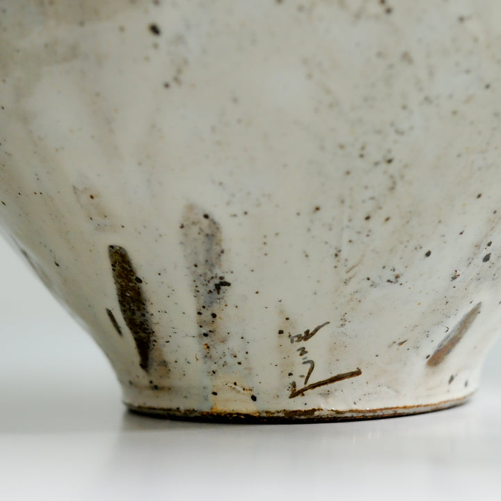 Marco Minetti, Buncheong vase, Korean-style, white | feldspar glaze (MM01)