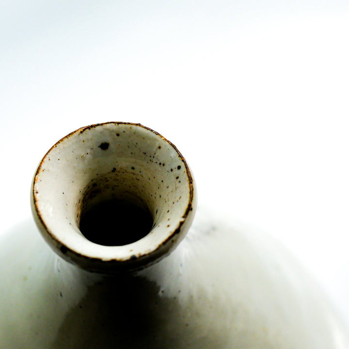 Marco Minetti, Korean Jubyeong bottle vase, white | feldspar glaze (MM03)