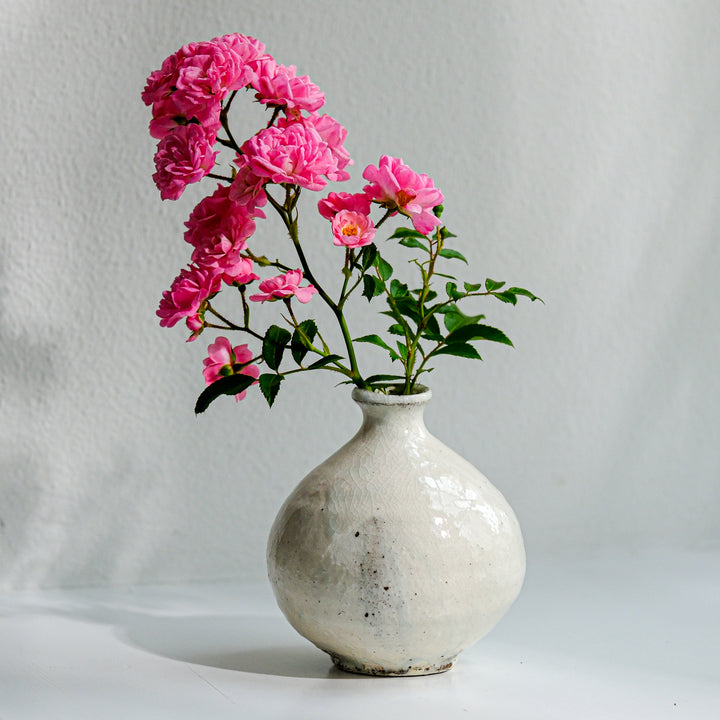 Marco Minetti, ceramic bud vase, white | feldspar glaze (MM04)