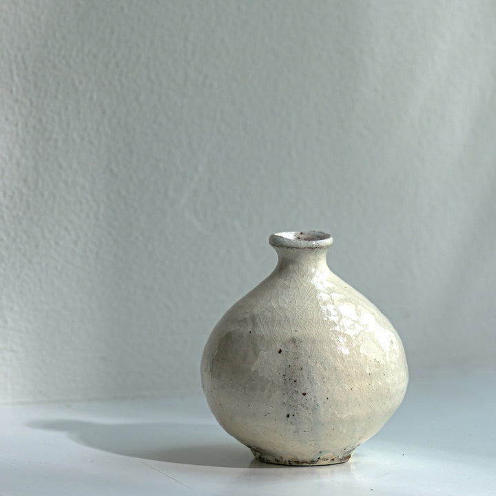Marco Minetti, ceramic bud vase, white | feldspar glaze (MM04)