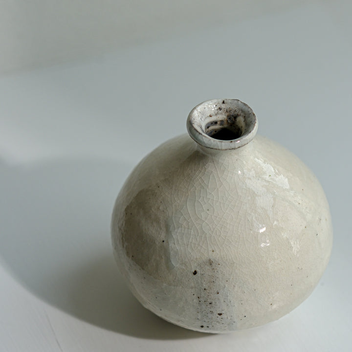 Marco Minetti, ceramic bud vase, white | feldspar glaze (MM04)