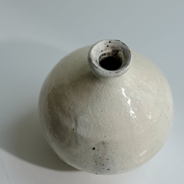 Marco Minetti, ceramic bud vase, white | feldspar glaze (MM04)