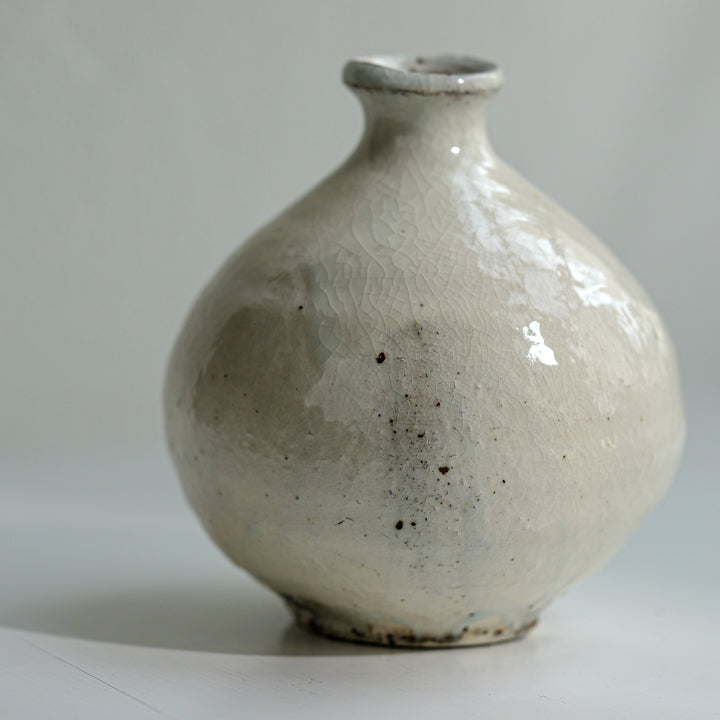 Marco Minetti, ceramic bud vase, white | feldspar glaze (MM04)