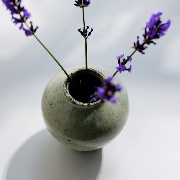 Marco Minetti, ceramic bud vase, small, white | feldspar glaze (MM19)