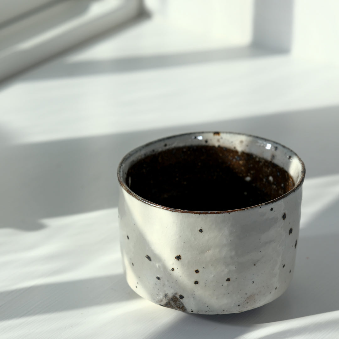 Marco Minetti, Matcha bowl, straight shape, white, brown inside | feldspar glaze (MM27)