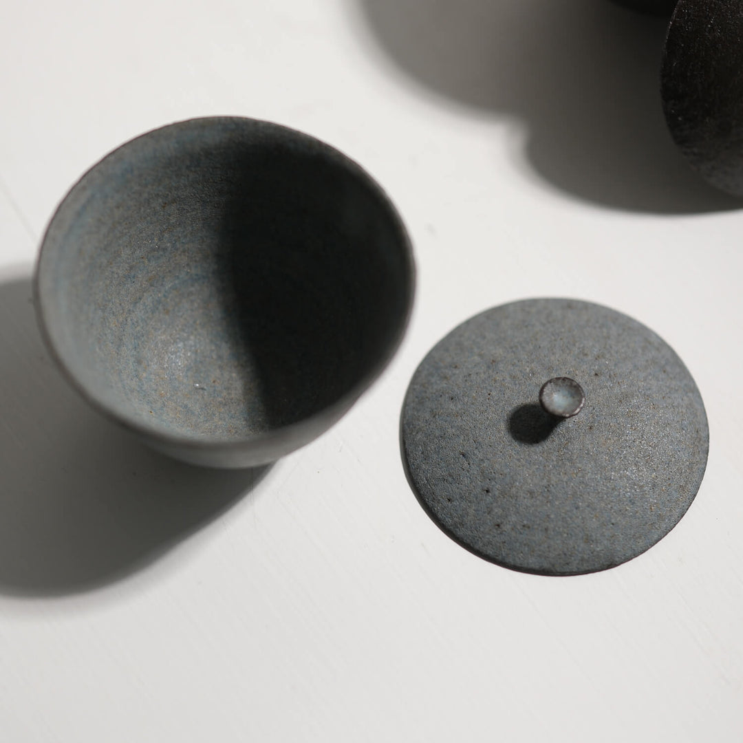 Saeam Kwon, Keramik, chinesischer Gaiwan | grau petrol (SK23)