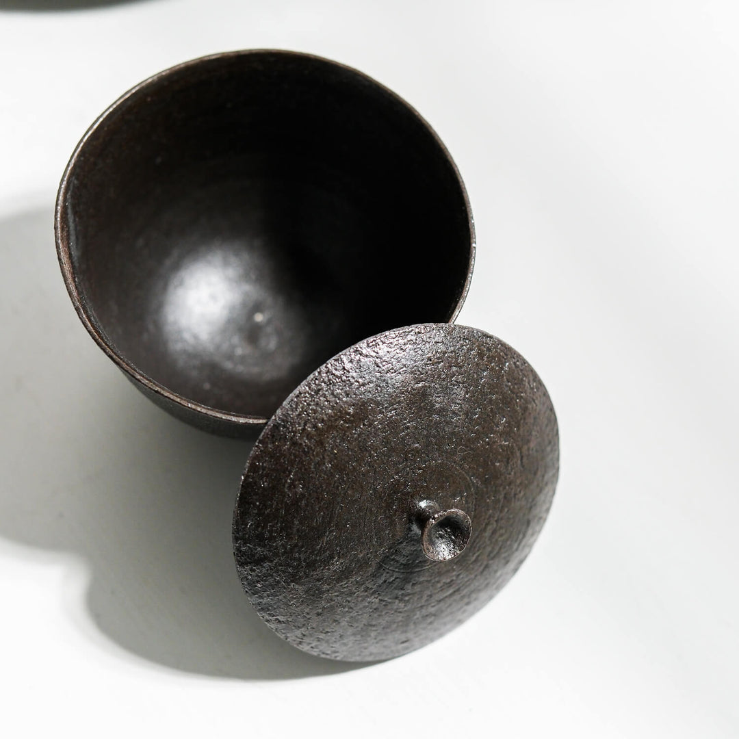 Saeam Kwon, Keramik, chinesischer Gaiwan | schwarz (SK24)