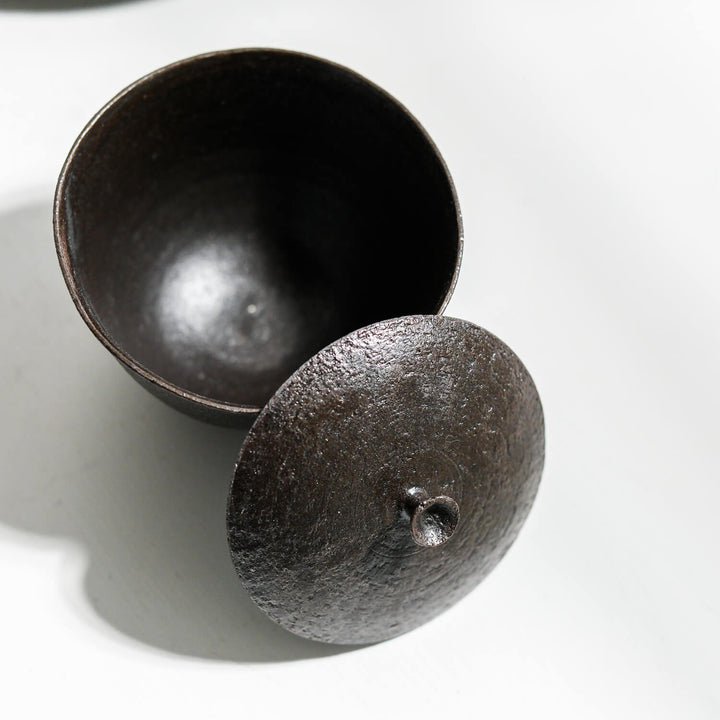 Saeam Kwon, Keramik, chinesischer Gaiwan | schwarz (SK24)