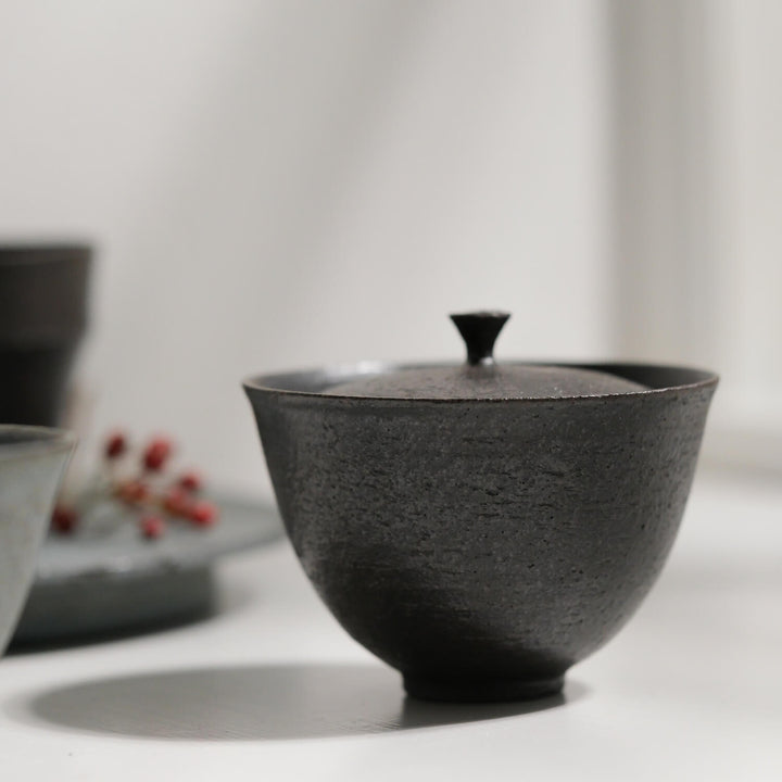 Saeam Kwon, Keramik, chinesischer Gaiwan | schwarz (SK24)