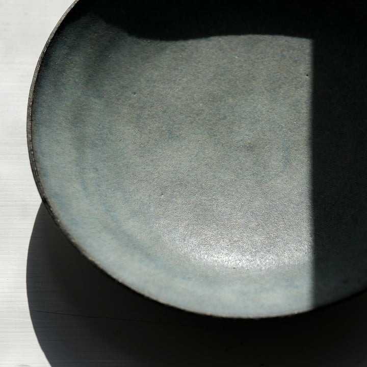 Saeam Kwon, Teller 18 cm, handfertigte Keramik | petrol-grau (SK29)