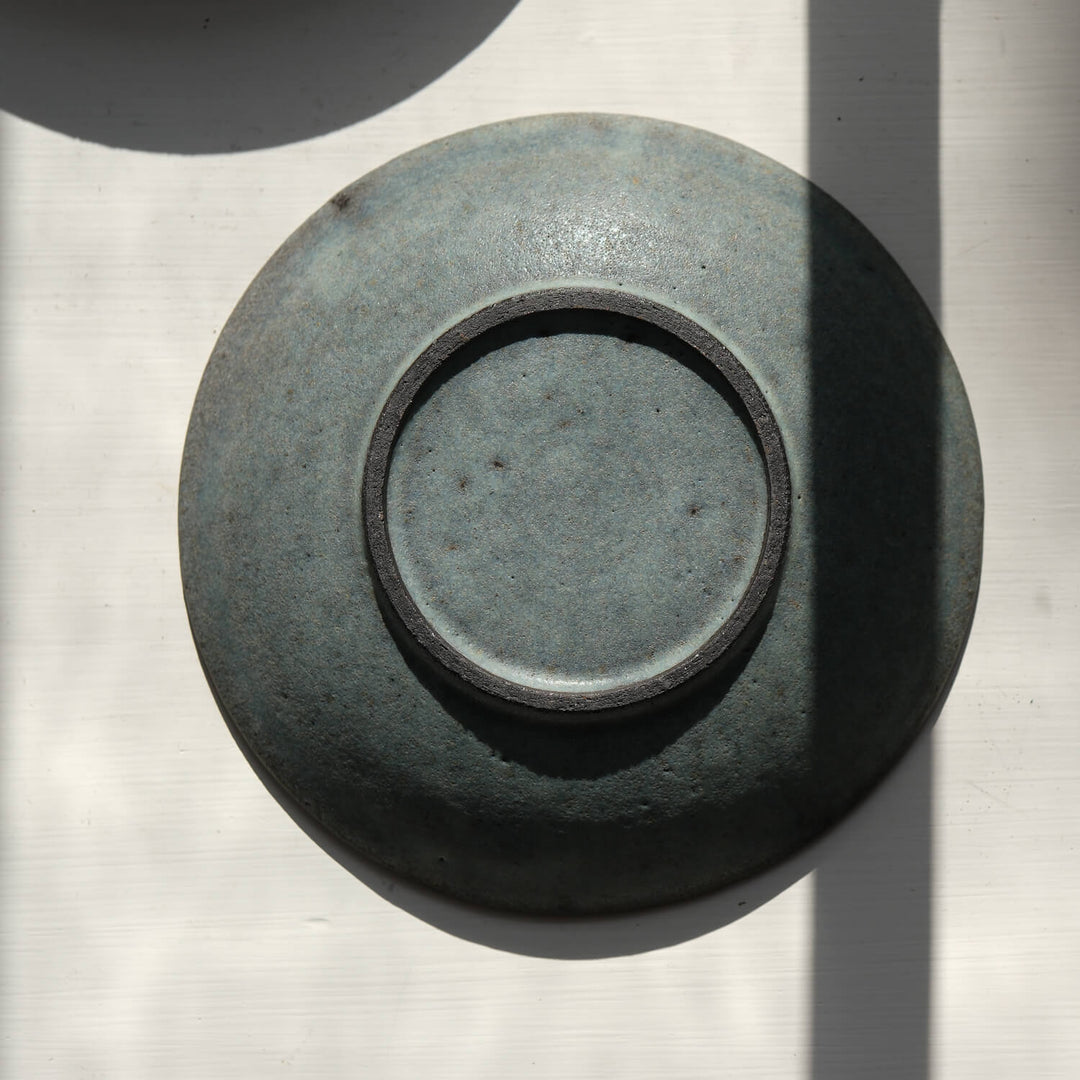 Saeam Kwon, Teller 18 cm, handfertigte Keramik | petrol-grau (SK29)