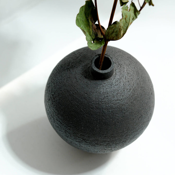 Saeam Kwon, Keramik, Vase, Moon Jar | matt schwarz (SK26)