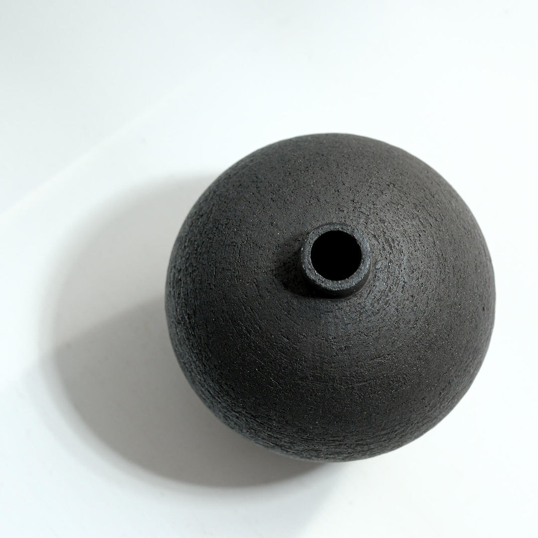 Saeam Kwon, Keramik, Vase, Moon Jar | matt schwarz (SK26)