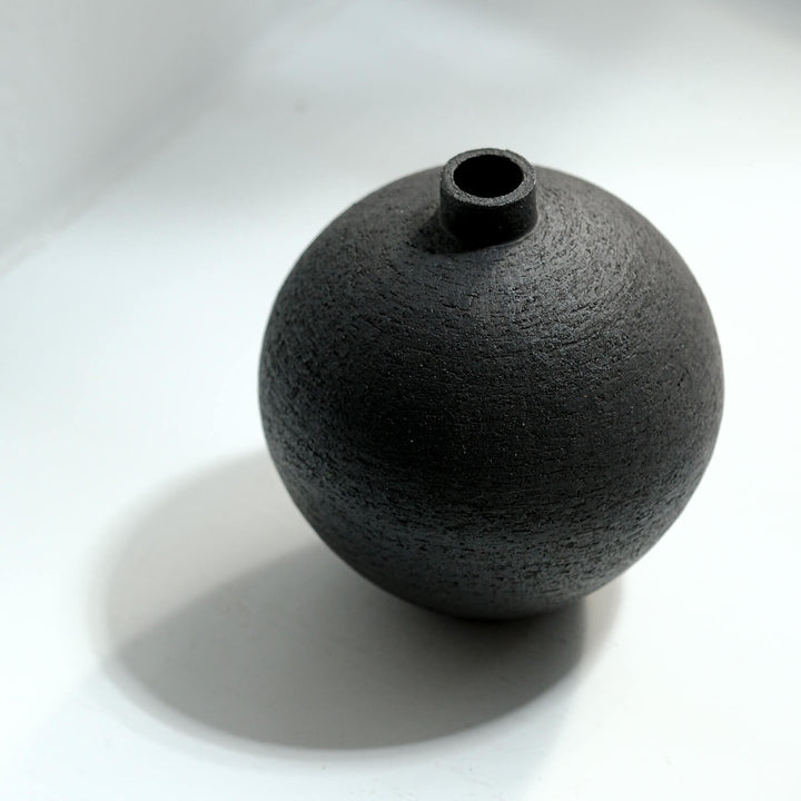 Saeam Kwon, Keramik, Vase, Moon Jar | matt schwarz (SK26)