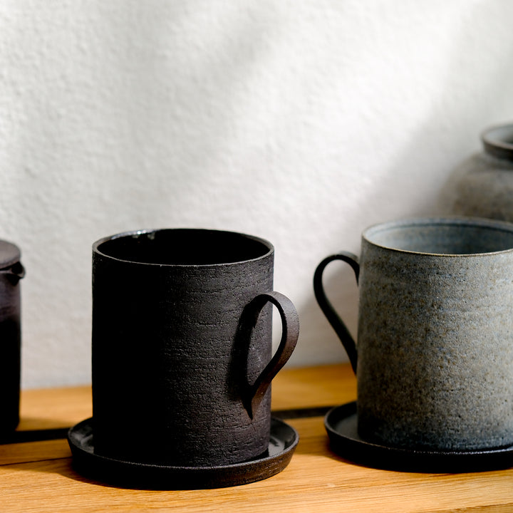 Saeam Kwon, ceramic, mug with saucer | matt black (SK08)