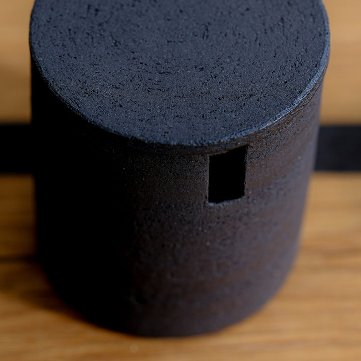 Saeam Kwon, ceramic, sugar bowl with lid | matt black (SK10)