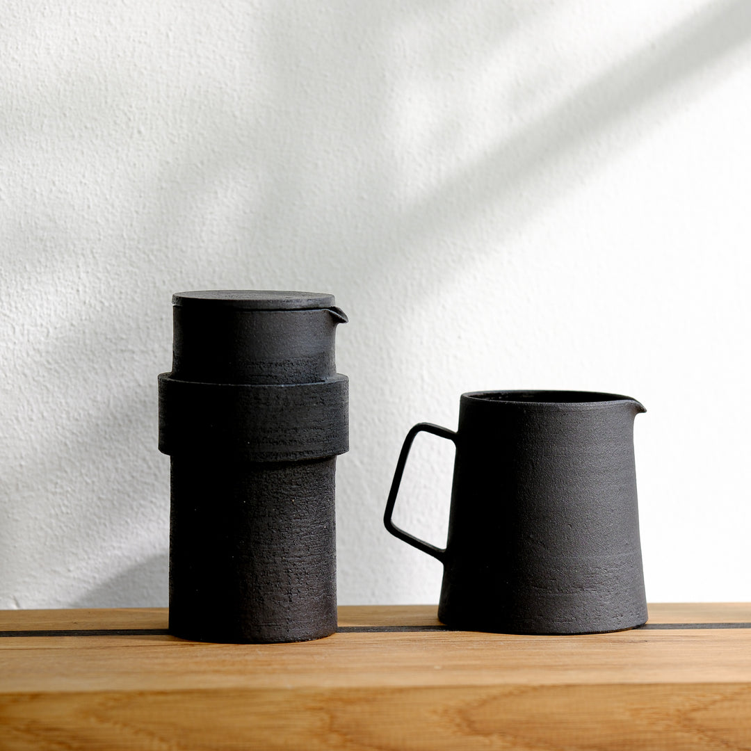 Saeam Kwon, ceramic, tea jug with lid | matt black (SK13)