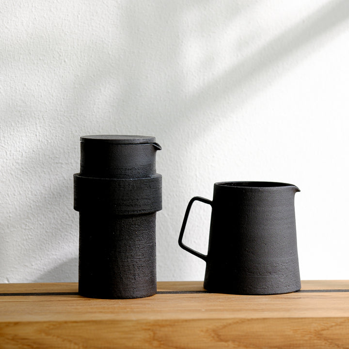Saeam Kwon, ceramic, tea jug with lid | matt black (SK13)