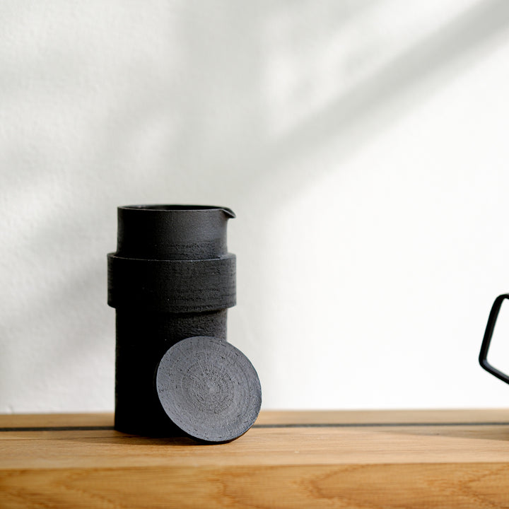Saeam Kwon, ceramic, tea jug with lid | matt black (SK13)