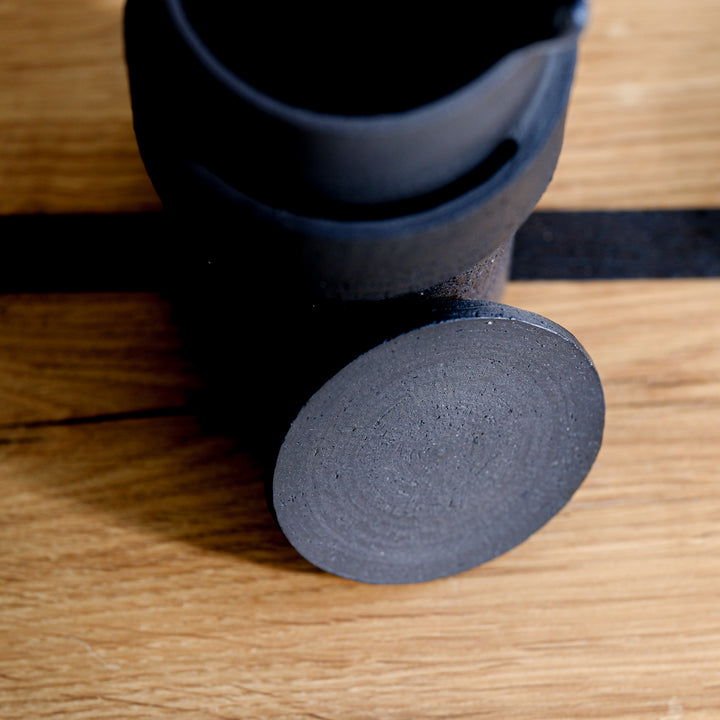 Saeam Kwon, ceramic, tea jug with lid | matt black (SK13)