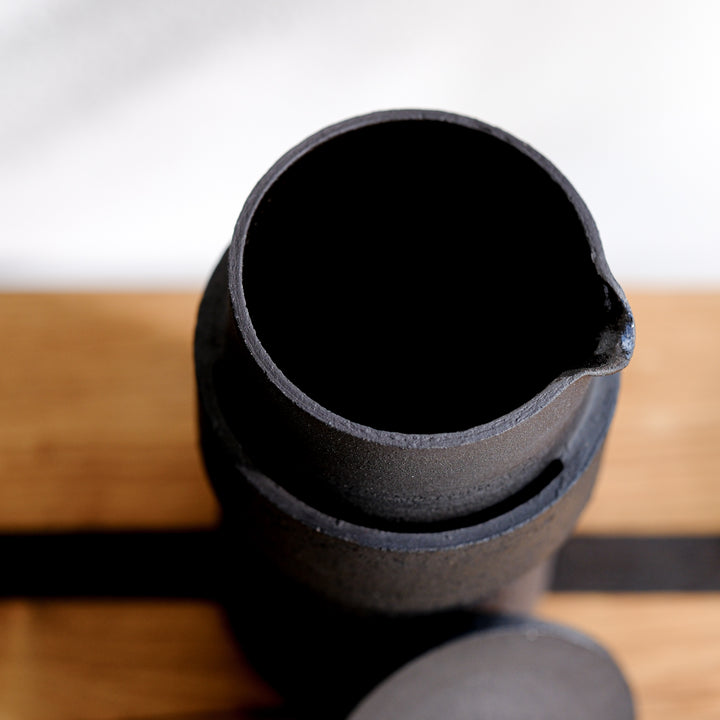 Saeam Kwon, ceramic, tea jug with lid | matt black (SK13)
