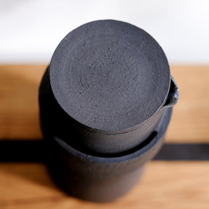 Saeam Kwon, ceramic, tea jug with lid | matt black (SK13)