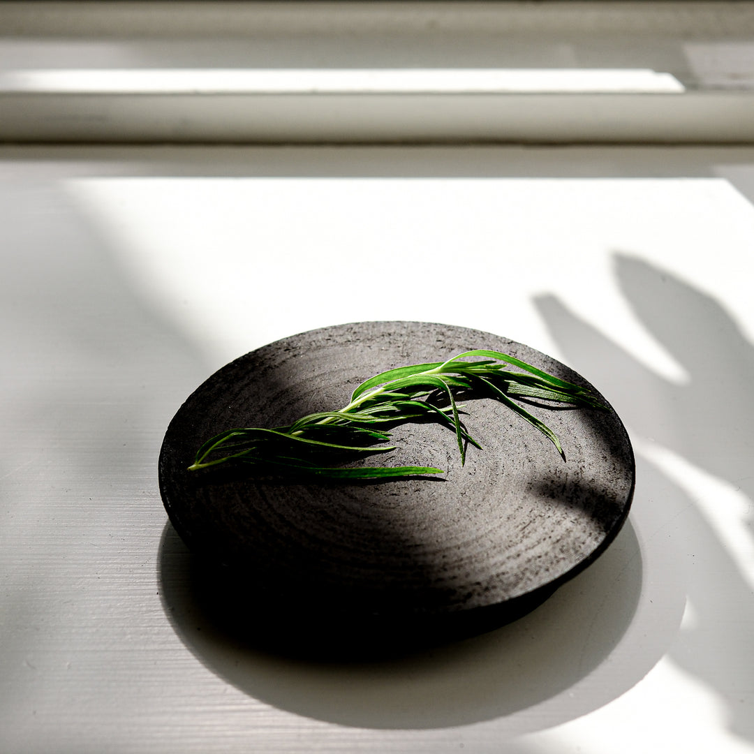 Saeam Kwon, ceramic, dessert plate Ø 12.5 cm | matt black (SK04)