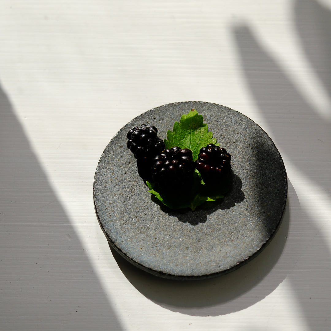 Saeam Kwon, ceramic, small dessert plate Ø 8 cm | gray petrol (SK06)