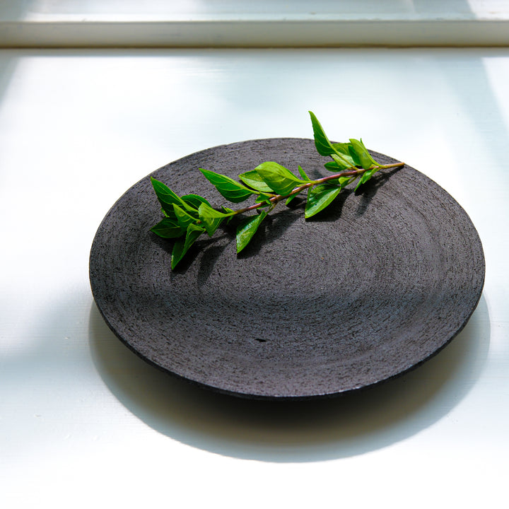 Saeam Kwon, ceramic, large dessert plate Ø 21 cm | matt black (SK01)