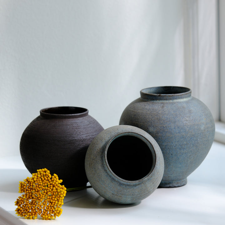 Saeam Kwon, ceramic, vase, Moon Jar | gray petrol (SK15)