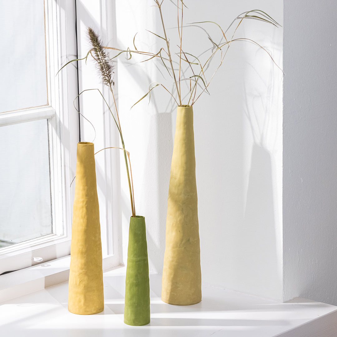Silke Wellmeier Porzellan Vase Sand und Gruen in Gruppe