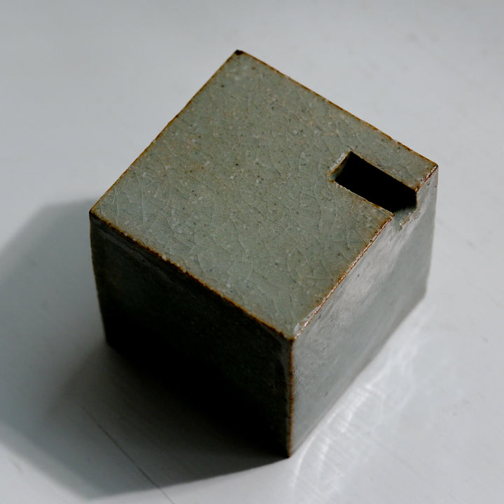 Tomoko Iwata,  Vase, Würfel, grün | japanische Keramik (TI34)