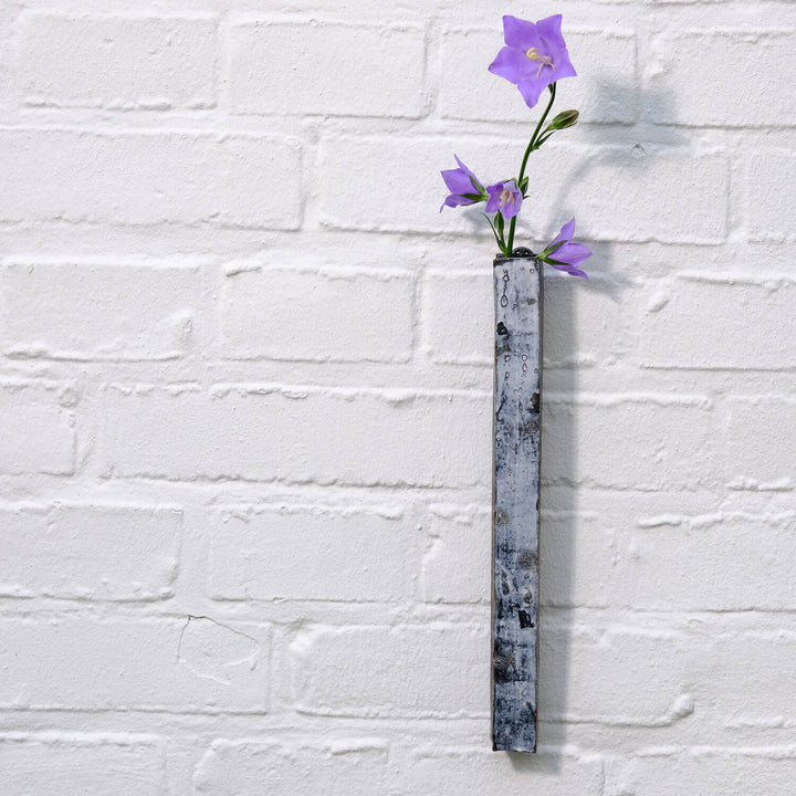 Tomoko Iwata, Wandvase, schwarz | japanische Keramik (TI36)