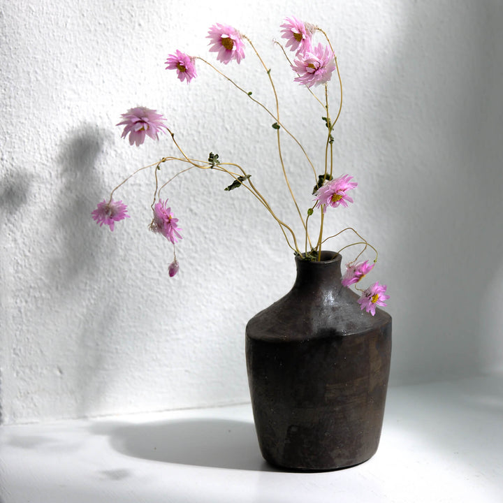 Tomoko Iwata, Vase Flasche, klein, schwarz braun | japanische Keramik (TI37)