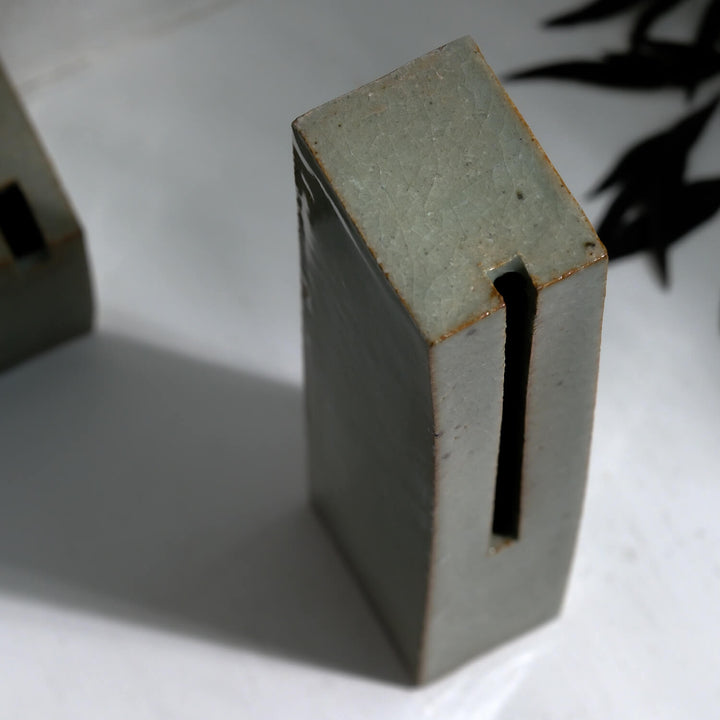 Tomoko Iwata, Vase, Ziegelform lang | japanische Keramik, grün (TI40)