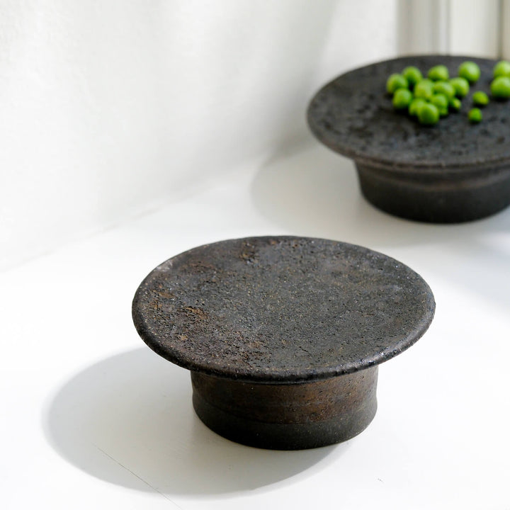 Kikuchi Toru, plate | Japanese ceramics, black (KT17)