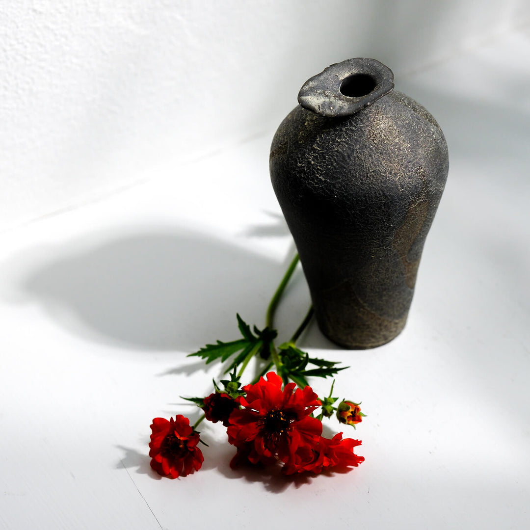 Toru Kikuchi, Vase geschwungen, grau | japanische Keramik (KT22)