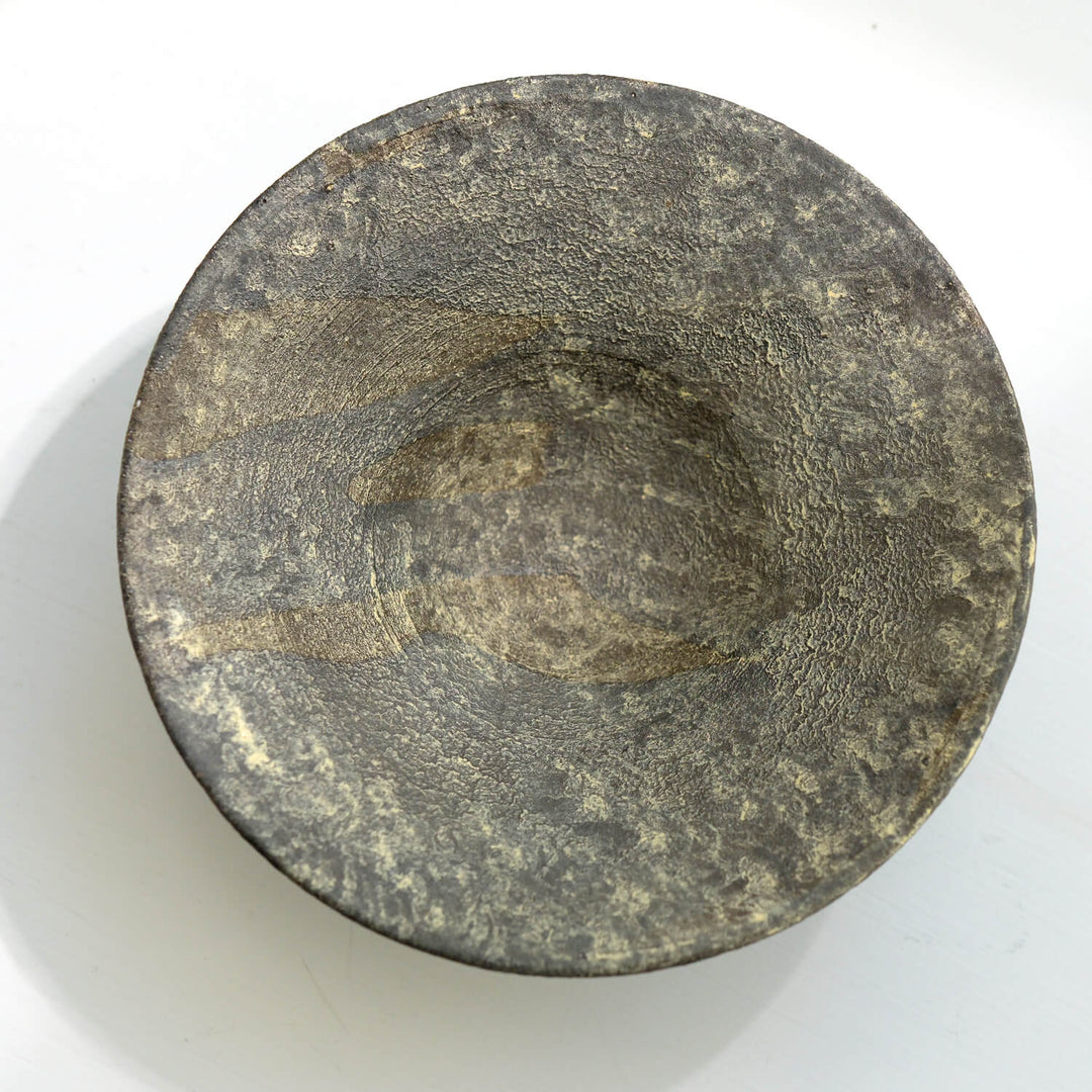 Toru Kikuchi, Schale, flach | japanische Keramik, grau (KT24)