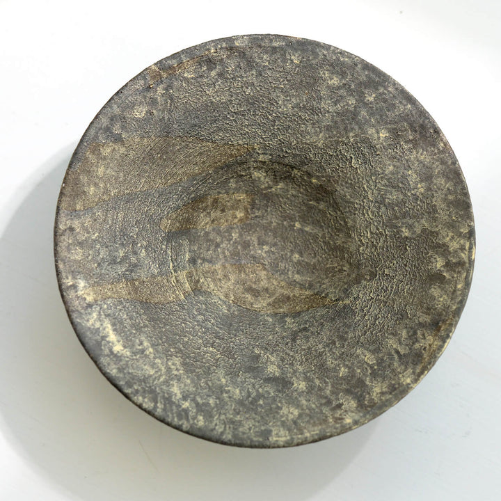 Toru Kikuchi, Schale, flach | japanische Keramik, grau (KT24)