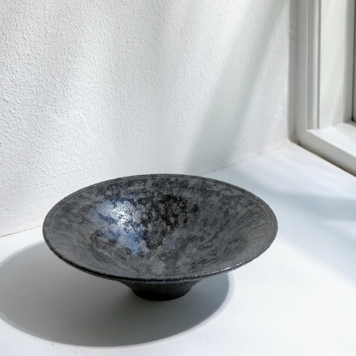Toru Kikuchi, Schale, schwarz meliert | japanische Keramik (KT26)