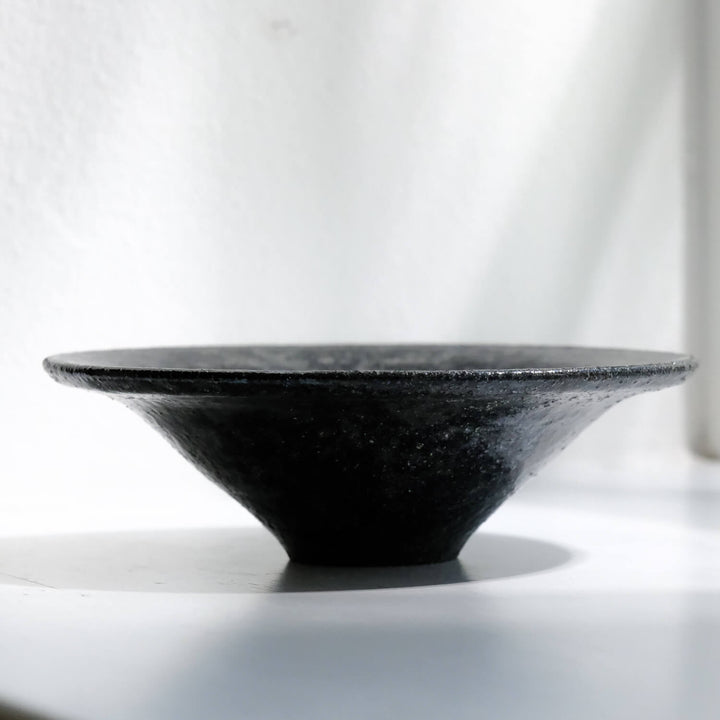 Toru Kikuchi, Schale, schwarz meliert | japanische Keramik (KT26)