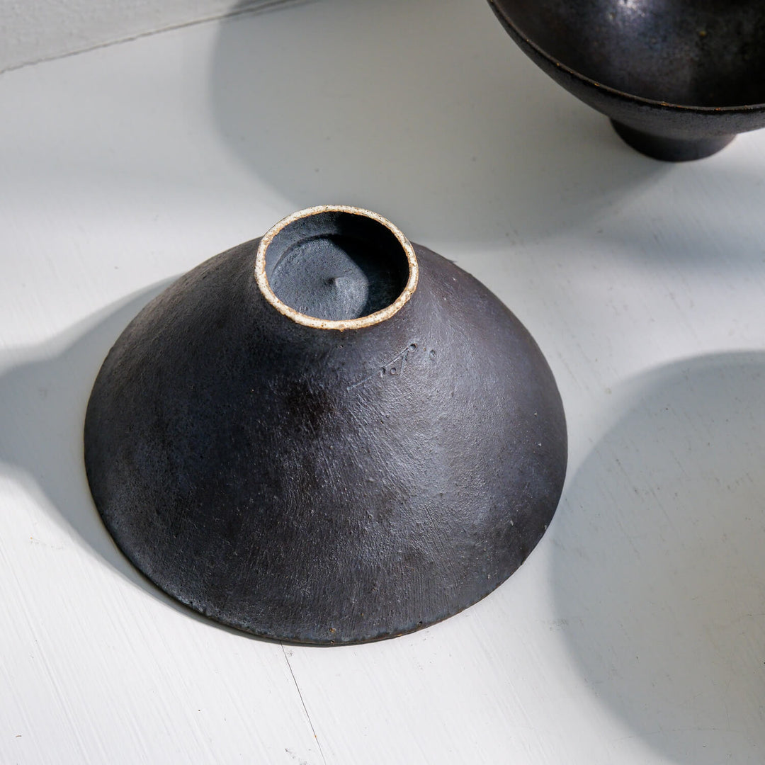 Toshifumi Tashiro, Schale, schwarz | japanische Keramik aus Mashiko (TT16)